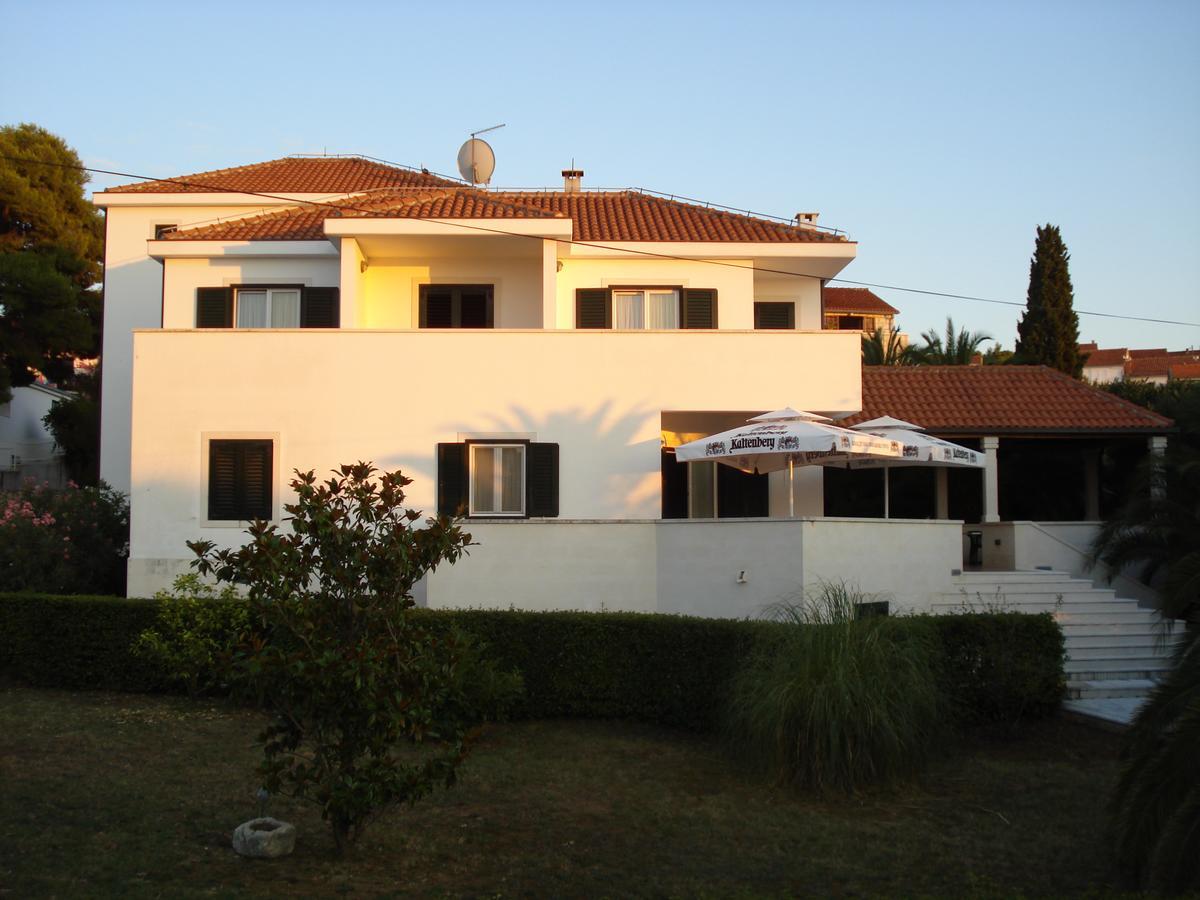 Villa Bunta Sutivan Extérieur photo